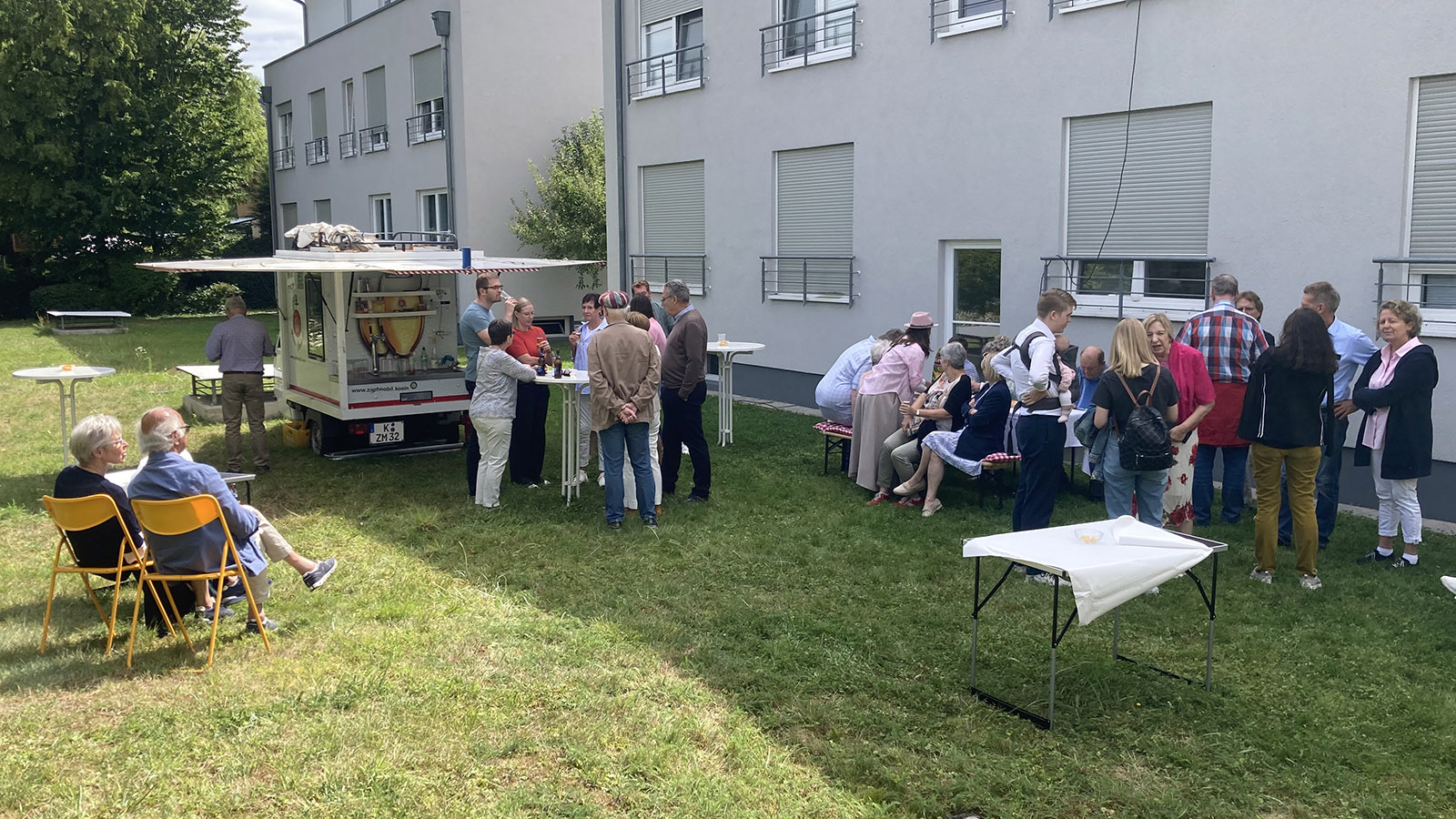 Geburtstagsfeier mit 65 Gästen zum Platinjubiläum (70. Geburtstag) 2025, Köln, Lövenich